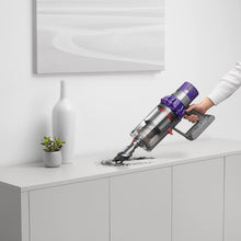 
                        
                          將圖片載入圖庫檢視器 Dyson Cyclone V10 Animal Lightweight Cordless Stick Vacuum Cleaner - JOY2ESpree
                        
                      
