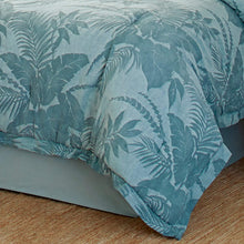 
                        
                          Cargar imagen en el visor de la galería, Tommy Bahama Blue Abalone Comforter Set, California King
                        
                      