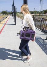 
                        
                          Cargar imagen en el visor de la galería, Sherpa Original Deluxe Airline Approved Pet Carrier, Medium, Black
                        
                      