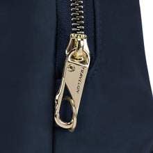 
                        
                          画像をギャラリービューアに読み込む, Travelon Women's Anti-Theft Tailored Backpack
                        
                      