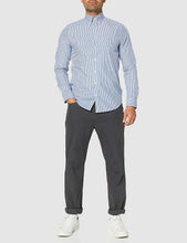 
                        
                          Muat gambar ke penampil Galeri, GANT Men's Classic Broadcloth Banker Stripe Shirt - JOY2ESpree
                        
                      