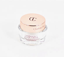 
                        
                          Muat gambar ke penampil Galeri, Charlotte Tilbury Charlotte's Magic Cream Mini .52 Ounce
                        
                      