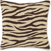
                        
                          Cargar imagen en el visor de la galería, Tommy Bahama | Chenille Collection
                        
                      