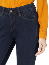 
                        
                          Load image into Gallery viewer, Jag Jeans Women's Coco Skinny Jean
                        
                      