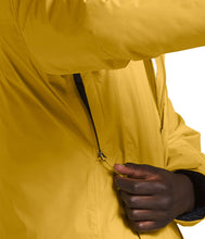 
                        
                          Load image into Gallery viewer, The North Face Men’s Venture 2 Waterproof Hooded Rain Jacket
                        
                      
