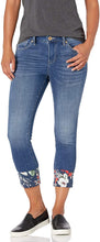 
                        
                          Load image into Gallery viewer, Jag Jeans Women's Petite Carter Girlfriend Jean W/Floral Cuff
                        
                      