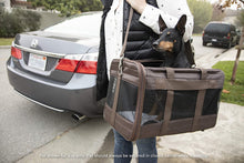 
                        
                          Cargar imagen en el visor de la galería, Sherpa Original Deluxe Airline Approved Pet Carrier, Medium, Black
                        
                      