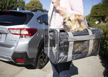 
                        
                          Cargar imagen en el visor de la galería, Sherpa Original Deluxe Airline Approved Pet Carrier, Medium, Black
                        
                      