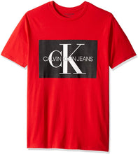 
                        
                          Cargar imagen en el visor de la galería, Calvin Klein Men's Short Sleeve Monogram Logo T-Shirt
                        
                      