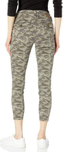 
                        
                          गैलरी व्यूवर में इमेज लोड करें, Jag Jeans Women's Margaret Camo Utility Ankle Pant
                        
                      