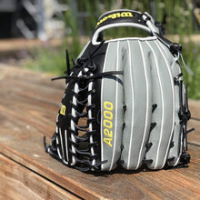 
                        
                          Cargar imagen en el visor de la galería, Wilson A2000 SuperSkin Baseball Glove Series - JOY2ESpree
                        
                      