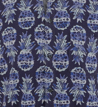 
                        
                          將圖片載入圖庫檢視器 Tommy Bahama Pineapple Party Silk Camp Shirt
                        
                      