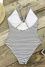 
                        
                          將圖片載入圖庫檢視器 CUPSHE Women's One Piece Swimsuit Striped Scoop Neck Cross Back Beach Swimwear Bathing Suits
                        
                      