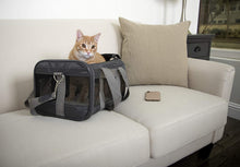 
                        
                          Cargar imagen en el visor de la galería, Sherpa Original Deluxe Airline Approved Pet Carrier, Medium, Black
                        
                      