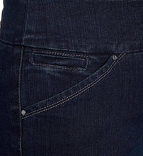 
                        
                          Load image into Gallery viewer, Jag Jeans Women's Marion Pull On Crop in Bay Twill
                        
                      