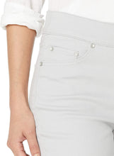 
                        
                          गैलरी व्यूवर में इमेज लोड करें, Jag Jeans Women's Maya Skinny Pull on Jean
                        
                      