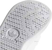 
                        
                          Load image into Gallery viewer, adidas Originals Unisex-Child Stan Smith Cloudfoam Sneaker
                        
                      