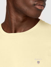 
                        
                          गैलरी व्यूवर में इमेज लोड करें, GANT Men's Cotton Short-Sleeve T-Shirt - JOY2ESpree
                        
                      