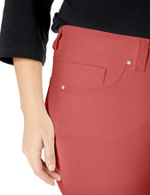 
                        
                          Load image into Gallery viewer, Jag Jeans Women's Plus Size Carter Girlfriend Jean
                        
                      