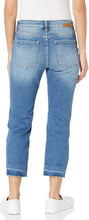 
                        
                          गैलरी व्यूवर में इमेज लोड करें, Jag Jeans Women's Petite Carter Girlfriend Mid Rise Jeans
                        
                      