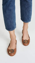 
                        
                          將圖片載入圖庫檢視器 Tory Burch Women's Minnie Travel Ballet Flats
                        
                      