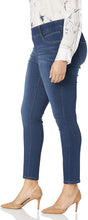 
                        
                          Load image into Gallery viewer, Jag Jeans Women's Plus Size Bryn Skinny Pull on Jean
                        
                      