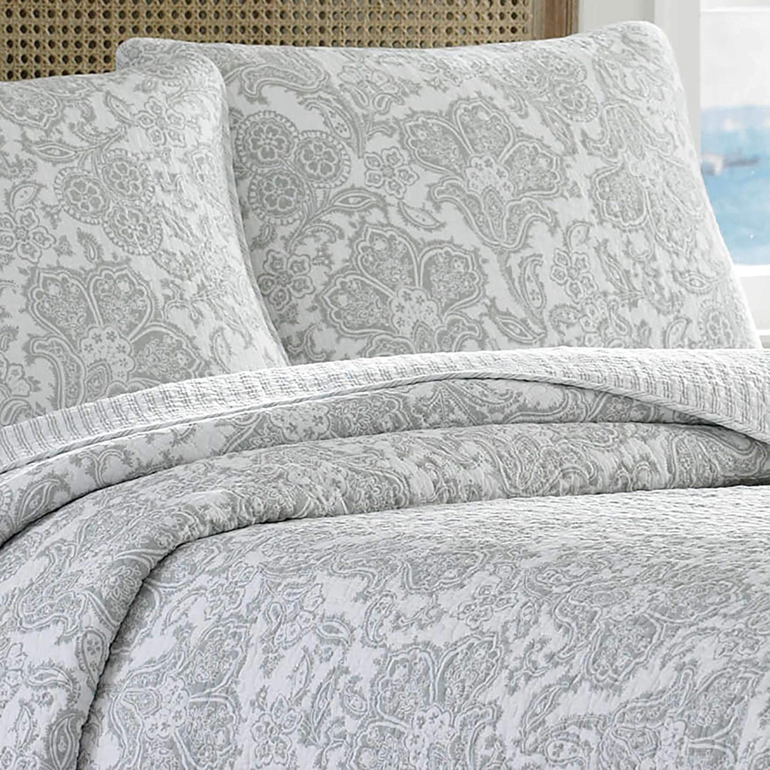 Tommy Bahama Island Memory Gray Quilt Set, Full/Queen, Pelican Gray