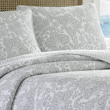 
                        
                          गैलरी व्यूवर में इमेज लोड करें, Tommy Bahama Island Memory Gray Quilt Set, Full/Queen, Pelican Gray
                        
                      