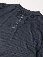 
                        
                          Load image into Gallery viewer, Spyder Men's No Print Short Sleeve Rashguard
                        
                      