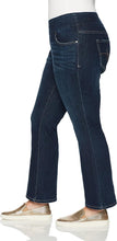 
                        
                          गैलरी व्यूवर में इमेज लोड करें, Jag Jeans Women's Plus Size Petite Paley Boot Pull on Jean in Surrel Denim
                        
                      