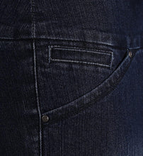 
                        
                          Load image into Gallery viewer, Jag Jeans Women's Marion Pull On Crop in Bay Twill
                        
                      