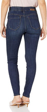 
                        
                          將圖片載入圖庫檢視器 Jag Jeans Women's Petite Cecilia Skinny Fit Jean
                        
                      