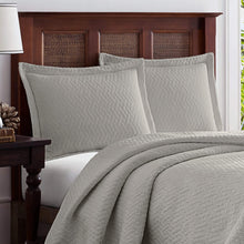 
                        
                          Muat gambar ke penampil Galeri, Tommy Bahama Chevron Quilt Set, King, Dune
                        
                      