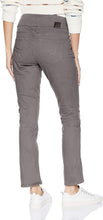 
                        
                          Load image into Gallery viewer, Jag Jeans Women's Peri Straight Pull on Jean
                        
                      