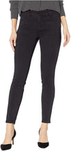 
                        
                          Load image into Gallery viewer, Jag Jeans Women's Petite Bryn Skinny Pull on Jean
                        
                      