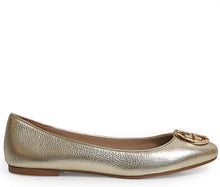 
                        
                          Load image into Gallery viewer, Tory Burch Tumbled Leather Claire Ballet Flat
                        
                      