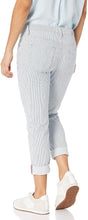 
                        
                          Load image into Gallery viewer, Jag Jeans Women's Petite Carter Girlfriend Jean
                        
                      