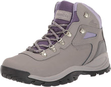 
                        
                          Load image into Gallery viewer, Columbia Women's Newton Ridge Plus Hiking Boot
                        
                      