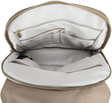 
                        
                          画像をギャラリービューアに読み込む, Travelon Women's Anti-Theft Tailored Backpack
                        
                      
