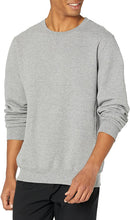 
                        
                          Muat gambar ke penampil Galeri, Russell Athletic Men's Dri-Power Fleece Sweatshirt
                        
                      