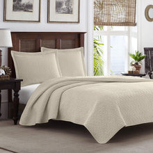 
                        
                          Muat gambar ke penampil Galeri, Tommy Bahama Chevron Quilt Set, King, Dune
                        
                      