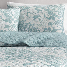 
                        
                          將圖片載入圖庫檢視器 Tommy Bahama | Laguna Beach Collection | Quilt Set-100% Cotton, Lightweight &amp; Breathable, Pre-Washed for Added Comfort, Full/Queen, Aqua
                        
                      