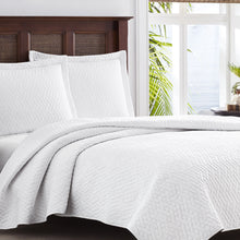 
                        
                          將圖片載入圖庫檢視器 Tommy Bahama White Chevron Quilt Set, King, White
                        
                      