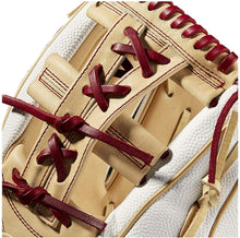 
                        
                          Load image into Gallery viewer, Wilson A2000 Fastpitch Glove Series - JOY2ESpree
                        
                      