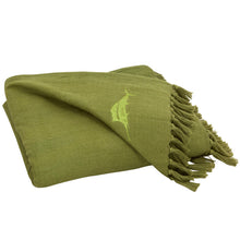 
                        
                          गैलरी व्यूवर में इमेज लोड करें, Tommy Bahama Canvas Fringe Throw Blanket, 50 x 60, Green
                        
                      