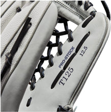 
                        
                          將圖片載入圖庫檢視器 Wilson A2000 Fastpitch Glove Series - JOY2ESpree
                        
                      