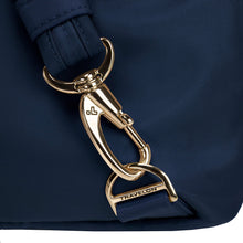 
                        
                          画像をギャラリービューアに読み込む, Travelon Women's Anti-Theft Tailored Backpack
                        
                      