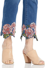 
                        
                          將圖片載入圖庫檢視器 Jag Jeans Women's Ellis Cropped Boot Jean W/Embroidery
                        
                      
