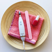 
                        
                          画像をギャラリービューアに読み込む, Beurer 14-piece Professional Manicure &amp; Pedicure Nail Drill Kit, Cordless, 10 Attachments, 3 Speed Settings
                        
                      