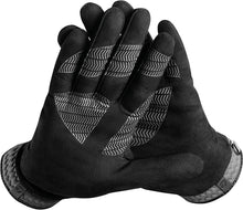 
                        
                          Cargar imagen en el visor de la galería, TaylorMade Rain Control Golf Gloves (Pair) - JOY2ESpree
                        
                      